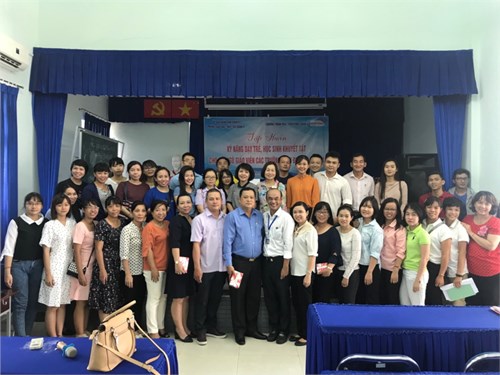 Tổ chức tập huấn kỹ năng dạy trẻ, học sinh khuyết tật 
cho đội ngũ giáo viên các trường Tiểu học, THCS trên địa bàn Quận 4
